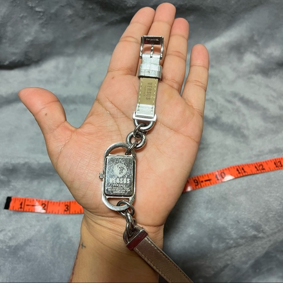 Versace watch - Picture 6 of 6